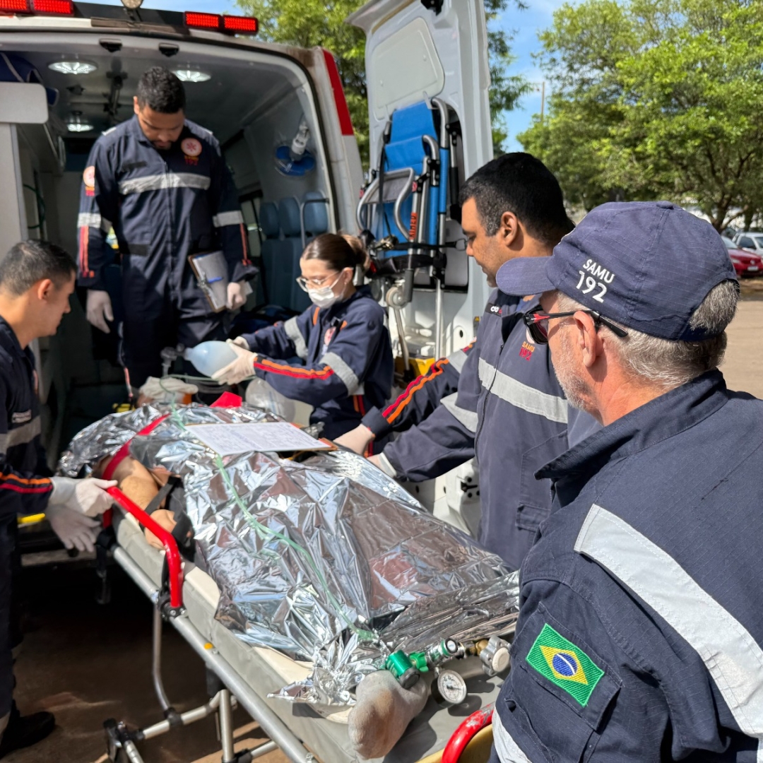 Trabalhador de 24 anos é entubado após cair de telhado de empresa em Sarandi
