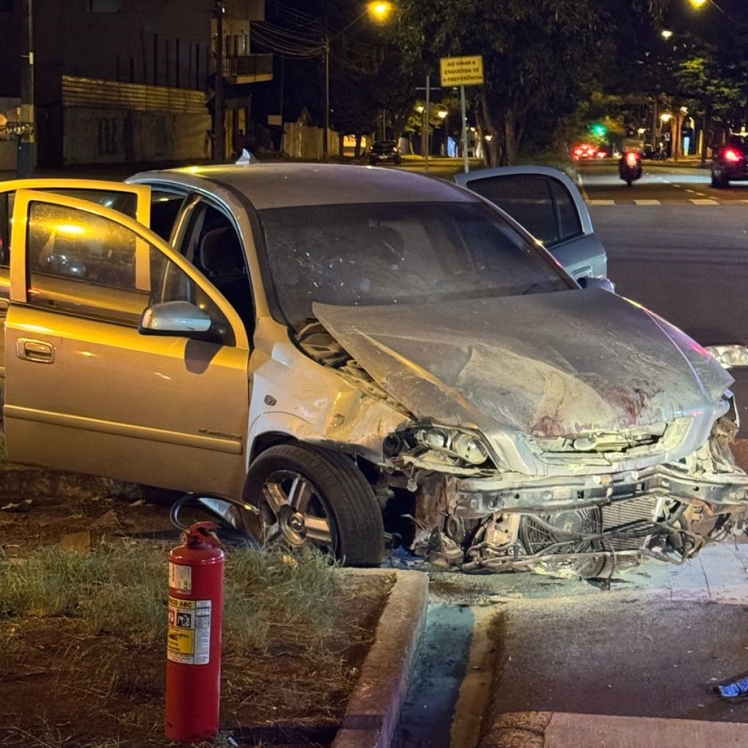 Motorista com sinais de embriaguez causa acidente grave em Maringá