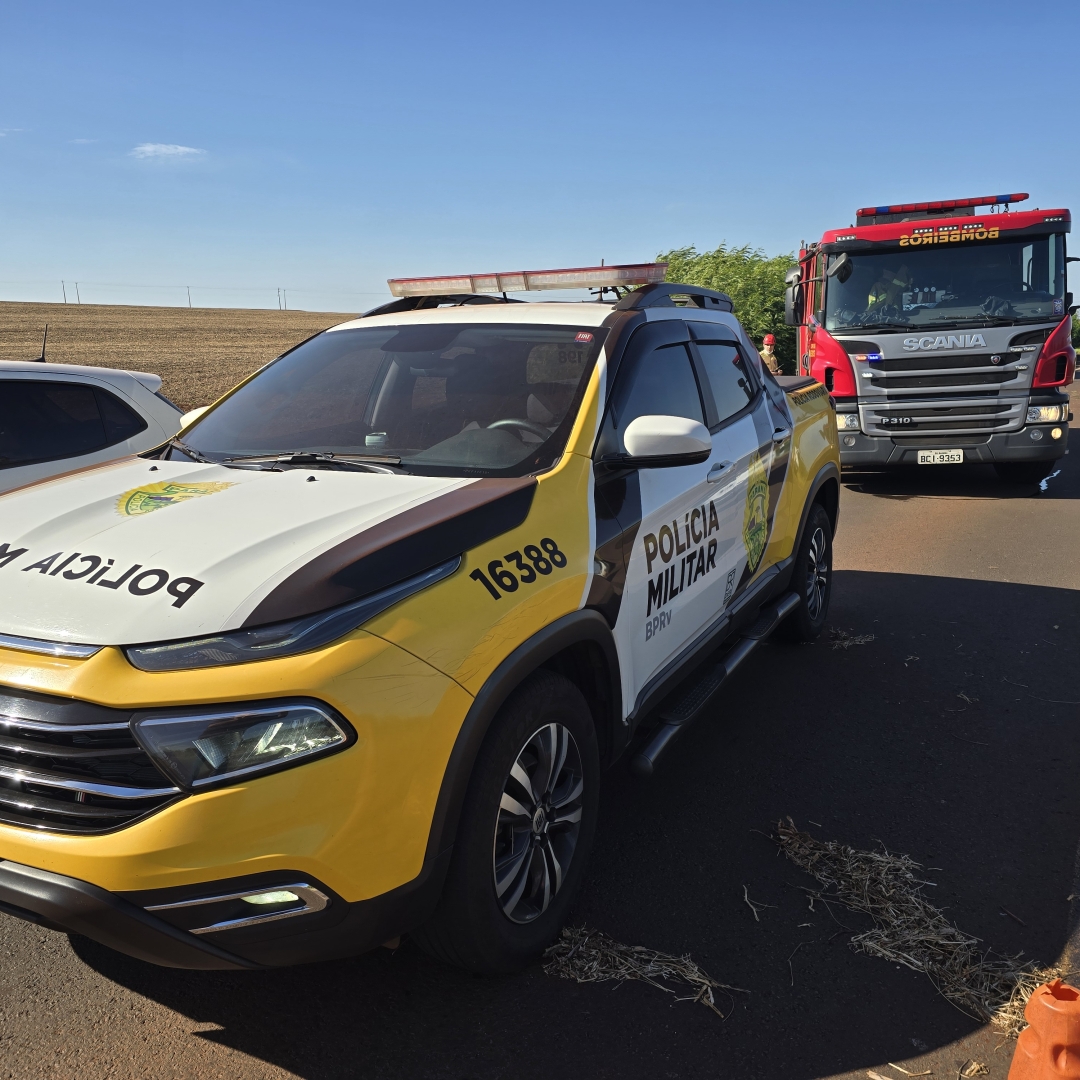 Mãe e filha são socorridas após carro capotar na rodovia PR-317