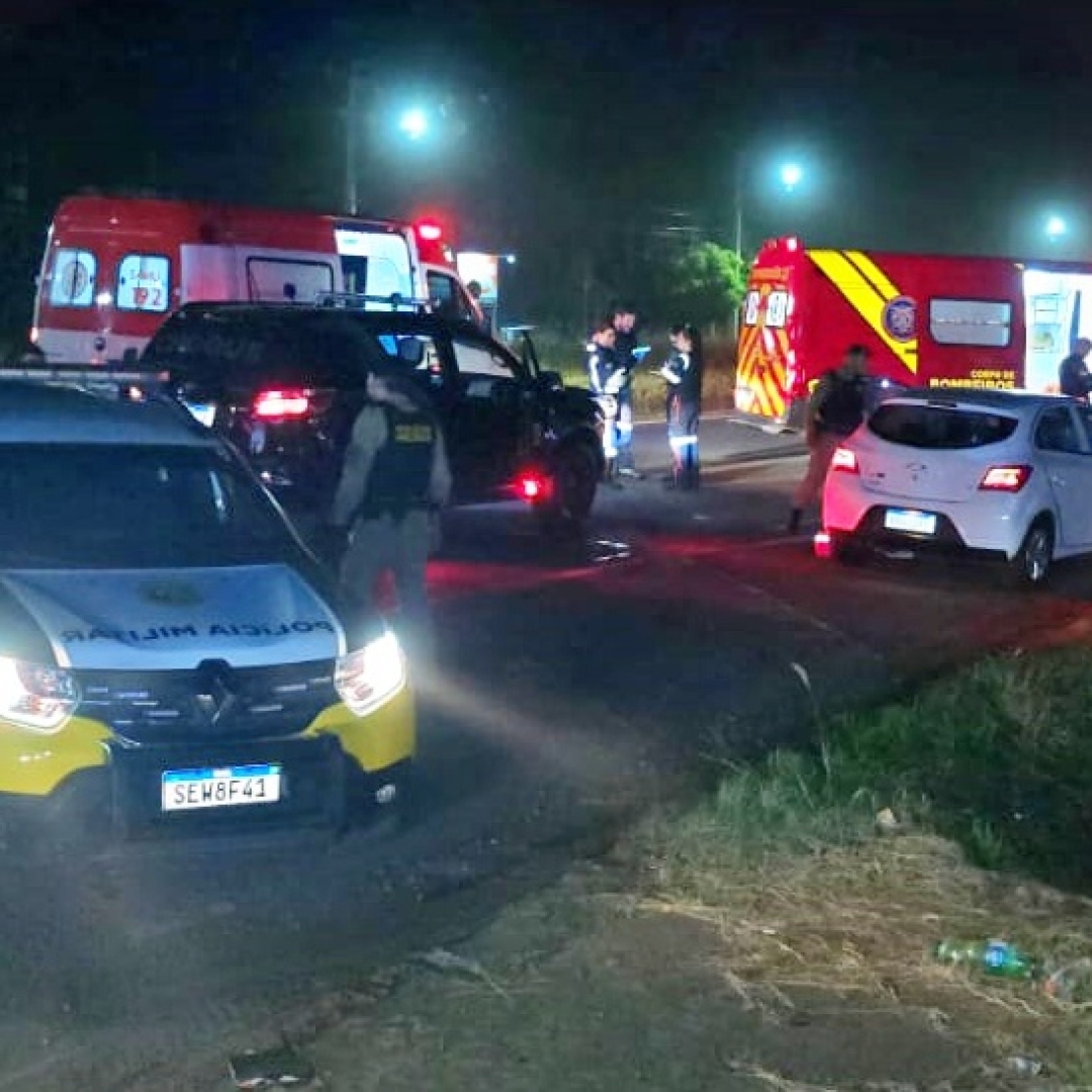 Bandido rouba carro de motorista de aplicativo e acaba morto em confronto com a PM