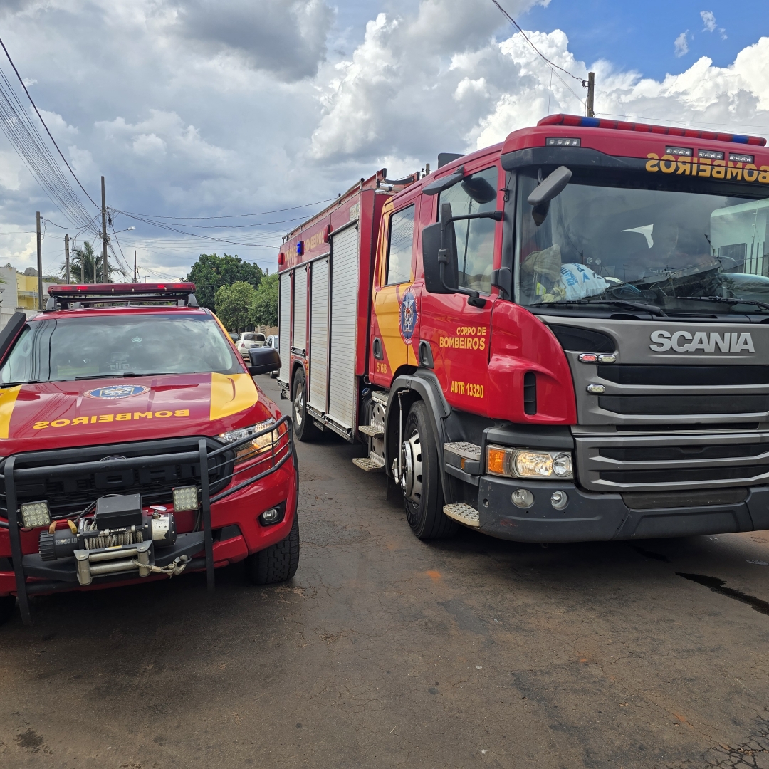 Motorista embriagado é preso em Mandaguaçu após bater veículo em muro de residência