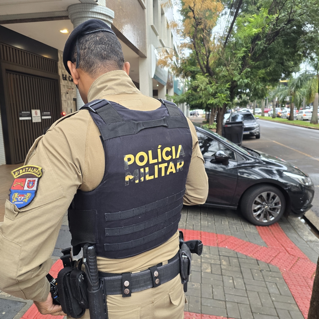 Morador de rua é atropelado por carro que saía de edifício no Novo Centro