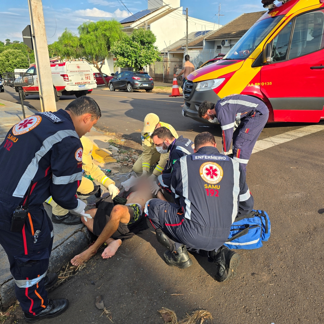 Motociclista de 22 anos é entubado após sofrer acidente gravíssimo no Jardim Santa Helena