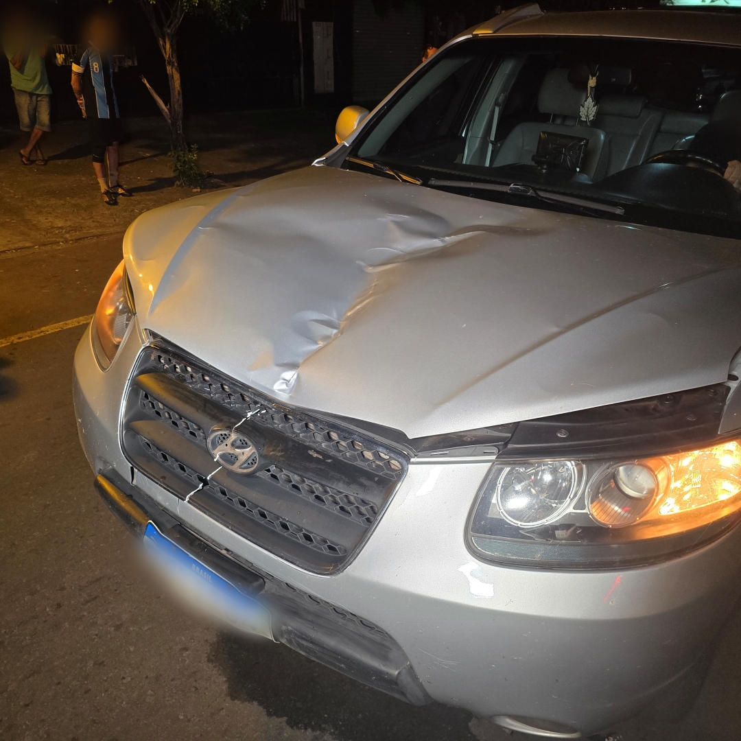 Mulher de 40 anos sofre ferimentos graves ao ser atropelada por carro