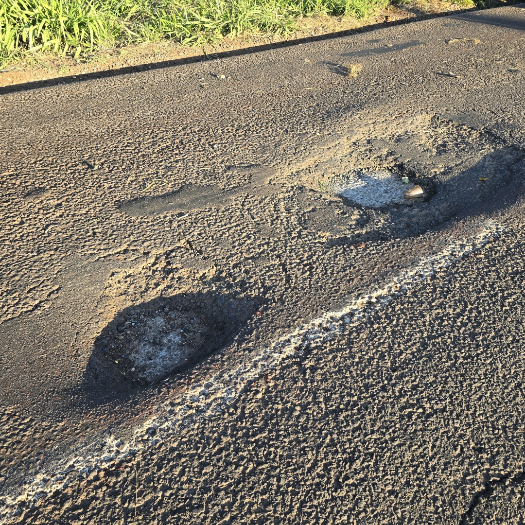 Buracos no local de acidente com mortes é tampado pela prefeitura