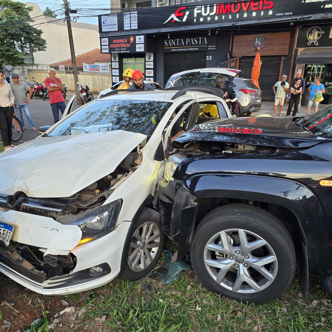 Homem fica ferido após provocar acidente na Avenida Nildo Ribeiro
