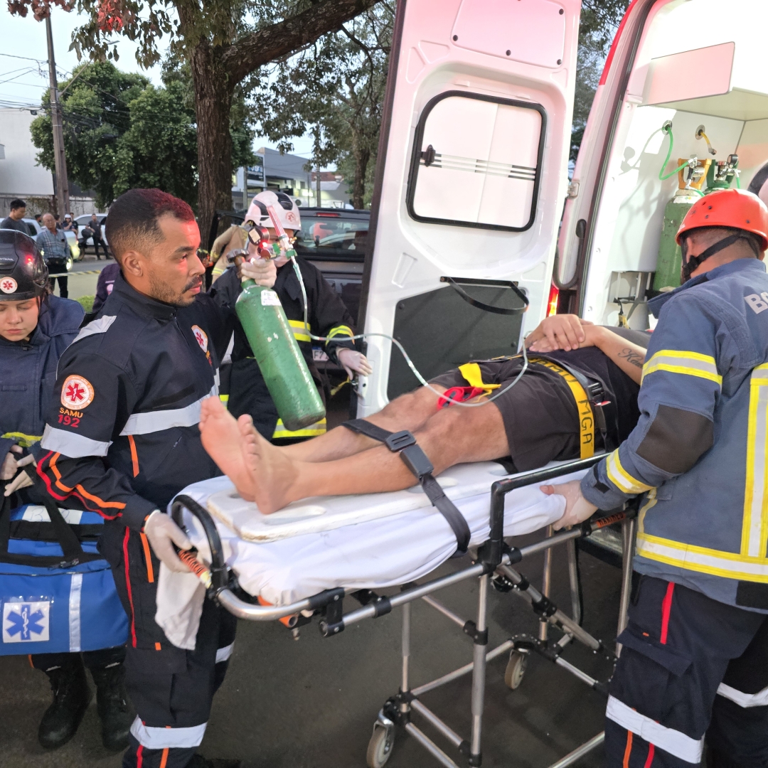 Homem fica ferido após provocar acidente na Avenida Nildo Ribeiro
