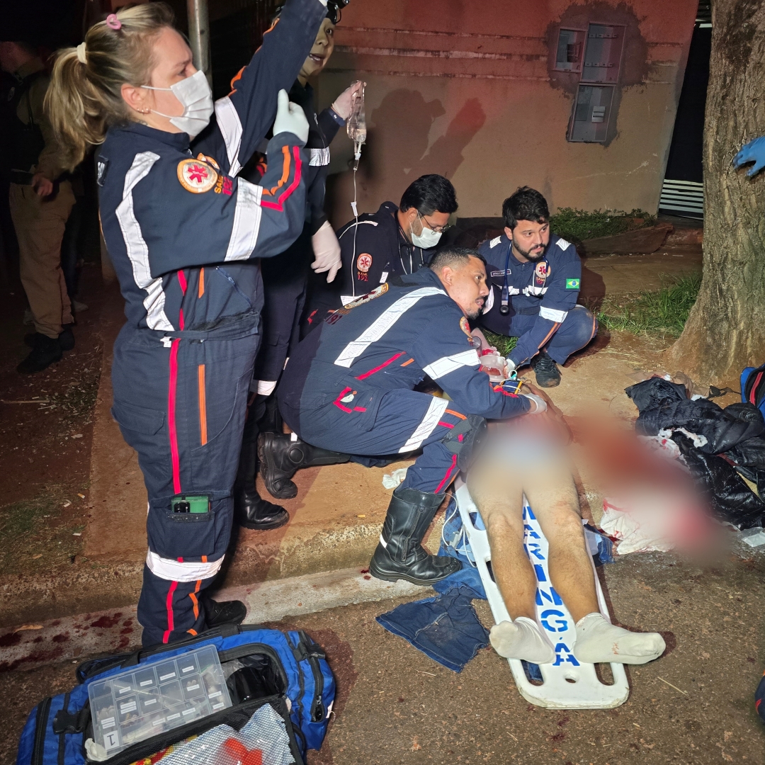 Rapaz é ferido a tiros na frente da casa da namorada em Maringá