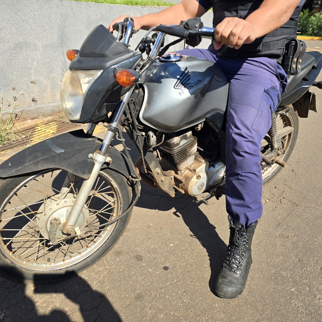 Adolescente é detido com moto furtada em Maringá