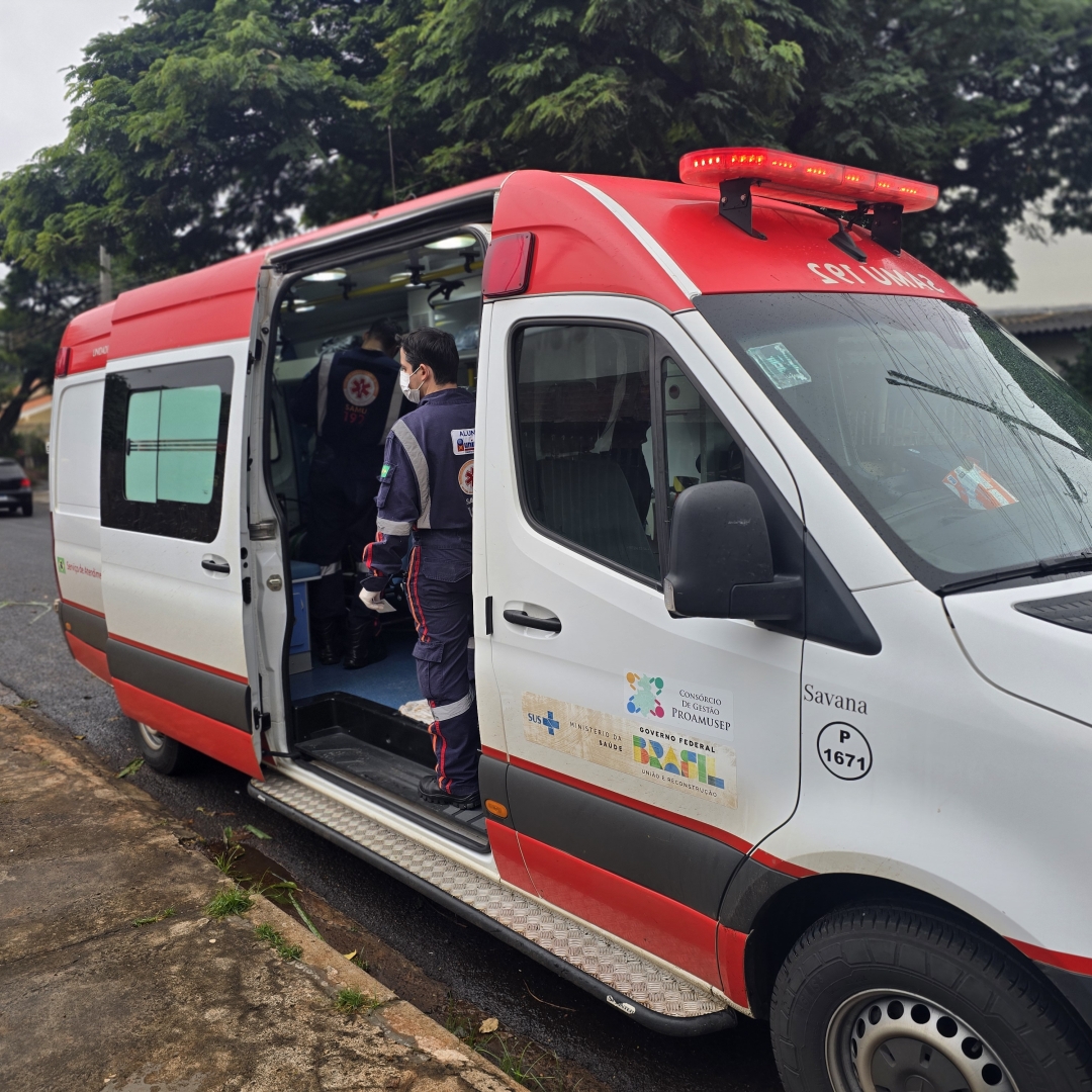 Trabalhador sofre fratura exposta ao cair de andaime