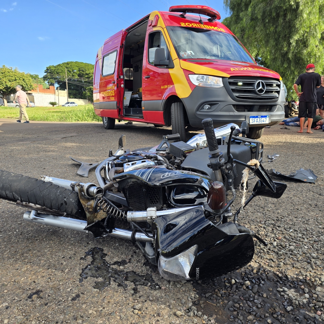 Homem de 55 anos que sofreu acidente de moto no domingo morre no hospital