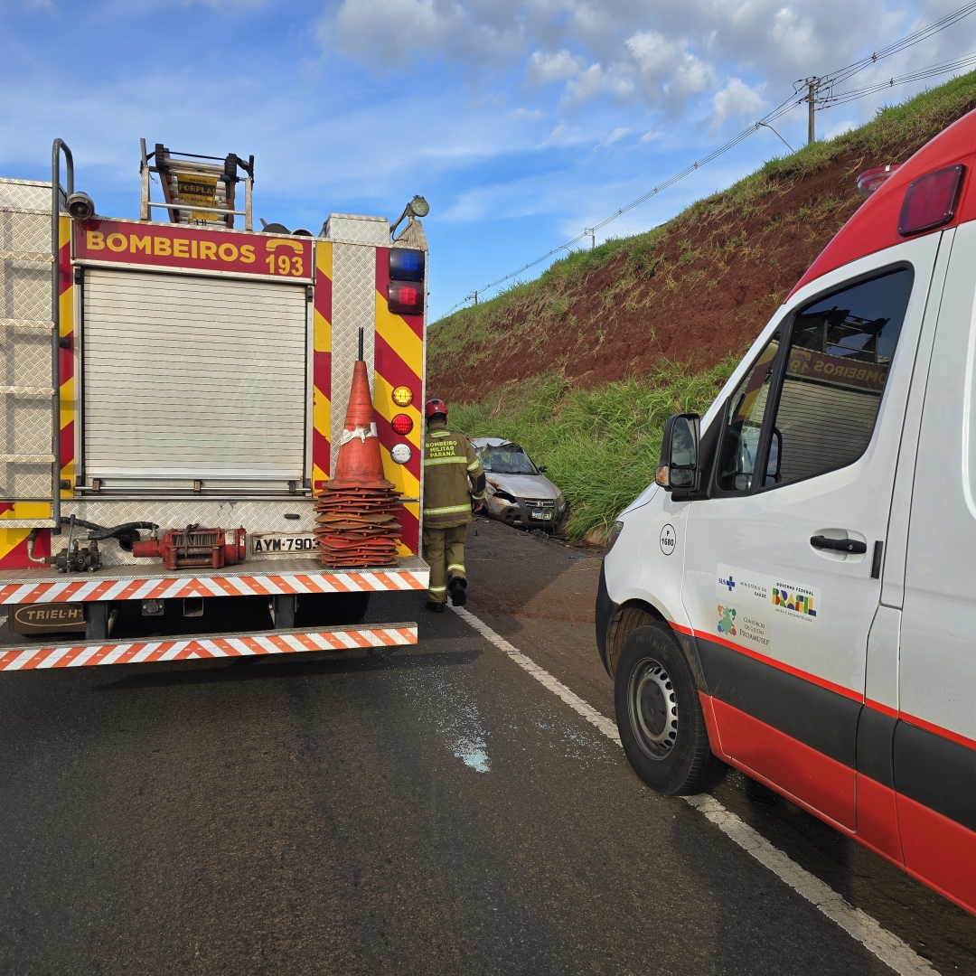 Motorista sofre acidente grave após carro capotar por várias vezes no Contorno Norte