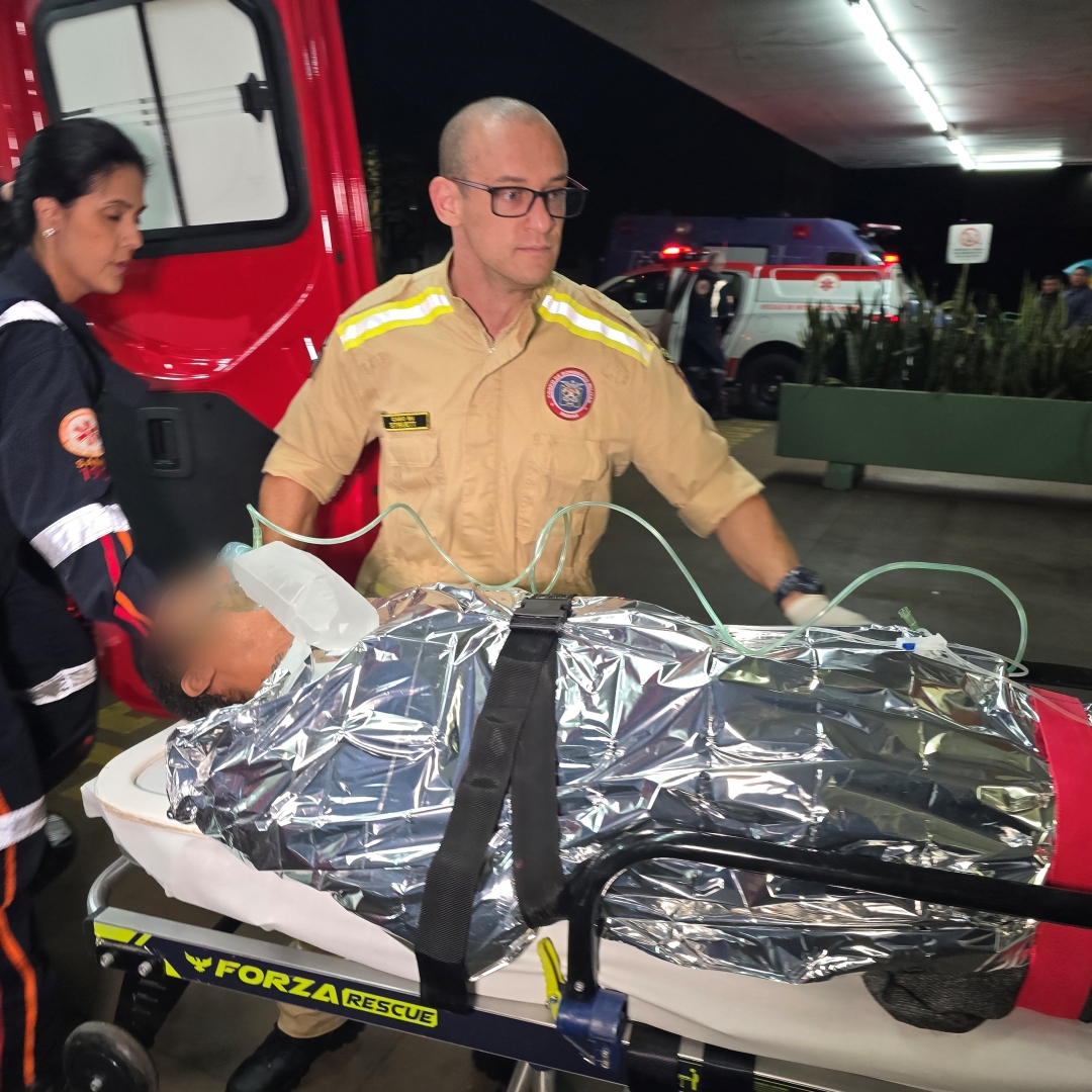 Rapaz de 35 anos é ferido por tiros no Conjunto Parigot de Souza