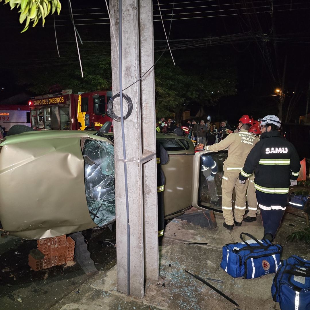 Mulher com caminhonete invade preferencial e causa acidente gravíssimo em Maringá