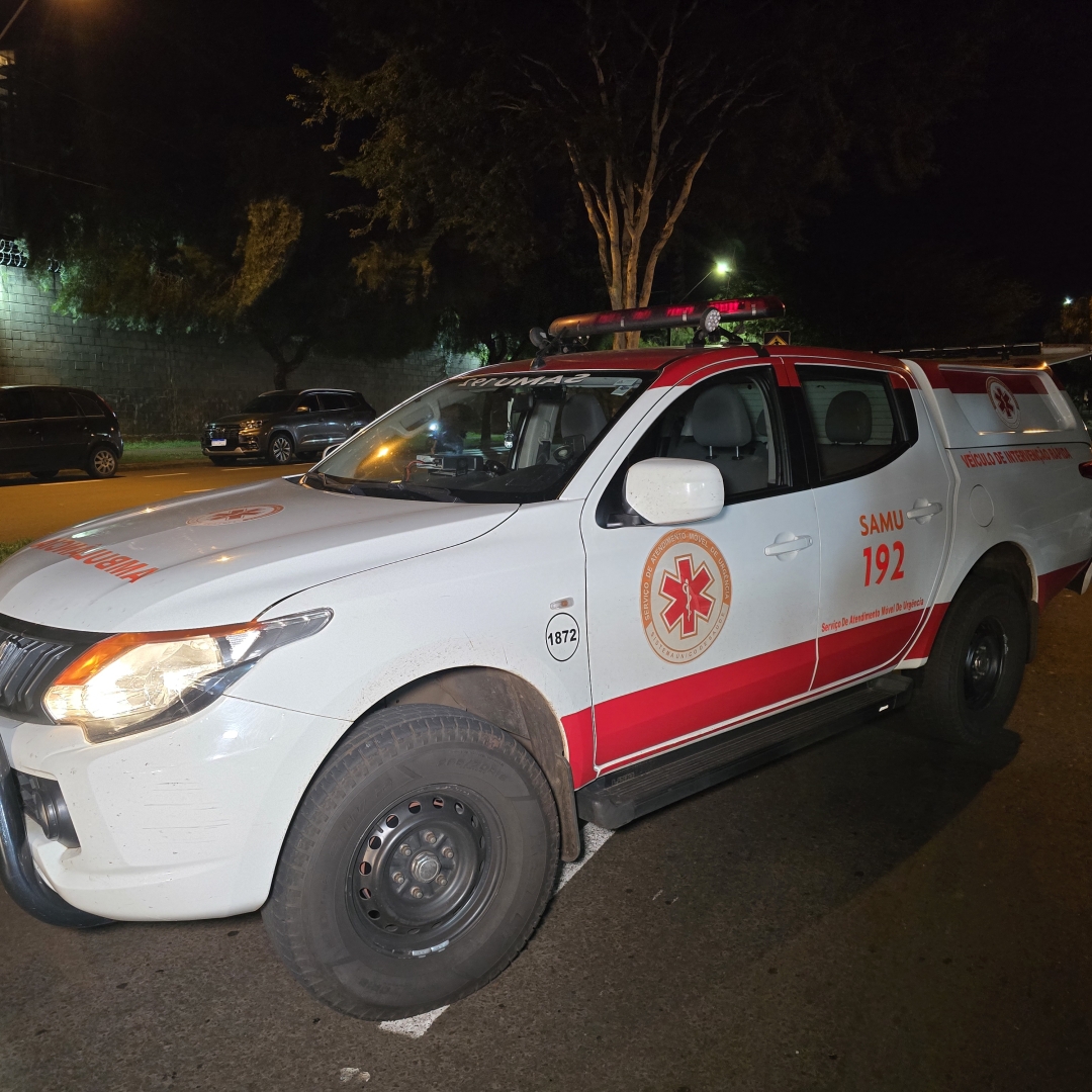 Motoboy fica gravemente ferido após motorista invadir preferencial em Maringá