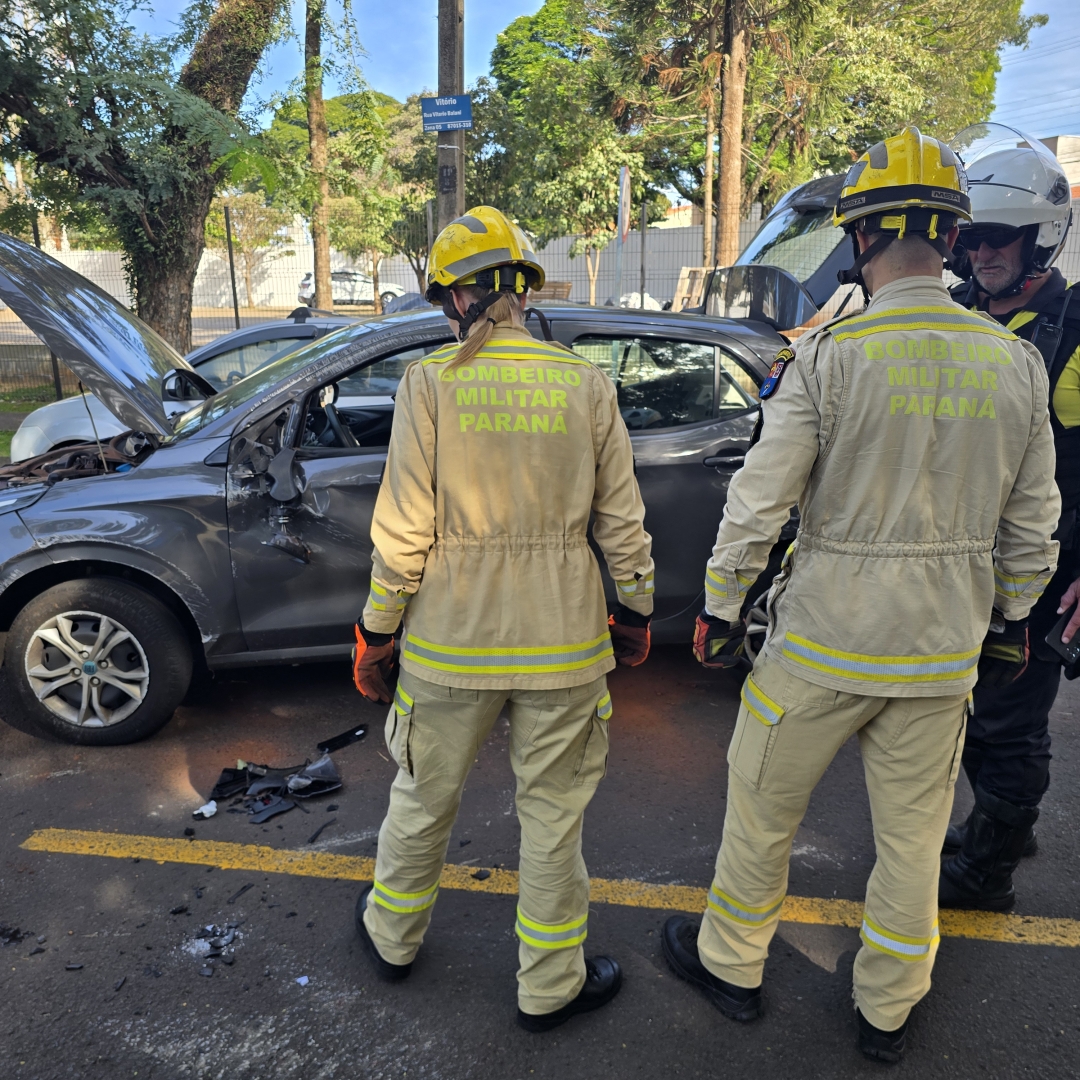 Motorista passa mal e bate em outro veículo na zona 4, em Maringá