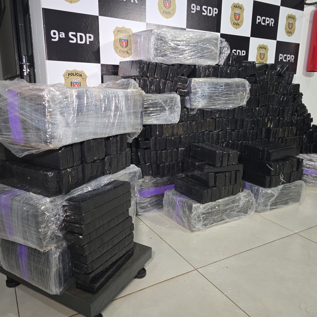 Dois foragidos da justiça são presos com mais de 600 quilos de maconha em Maringá