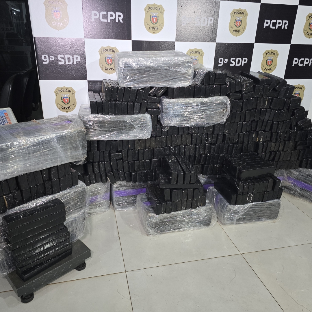 Dois foragidos da justiça são presos com mais de 600 quilos de maconha em Maringá