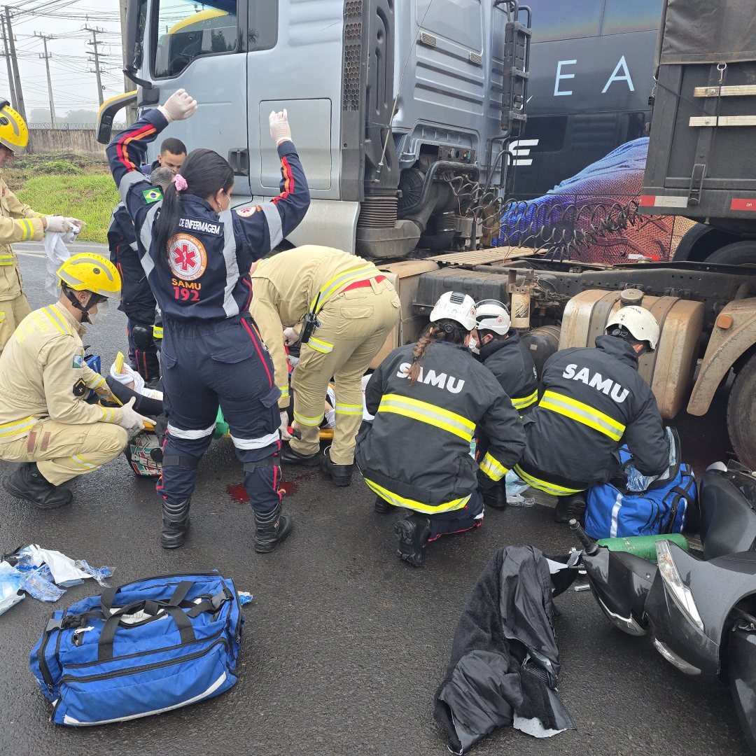 Mulher de 39 anos é intubada após sofrer acidente de moto na rodovia PR-317