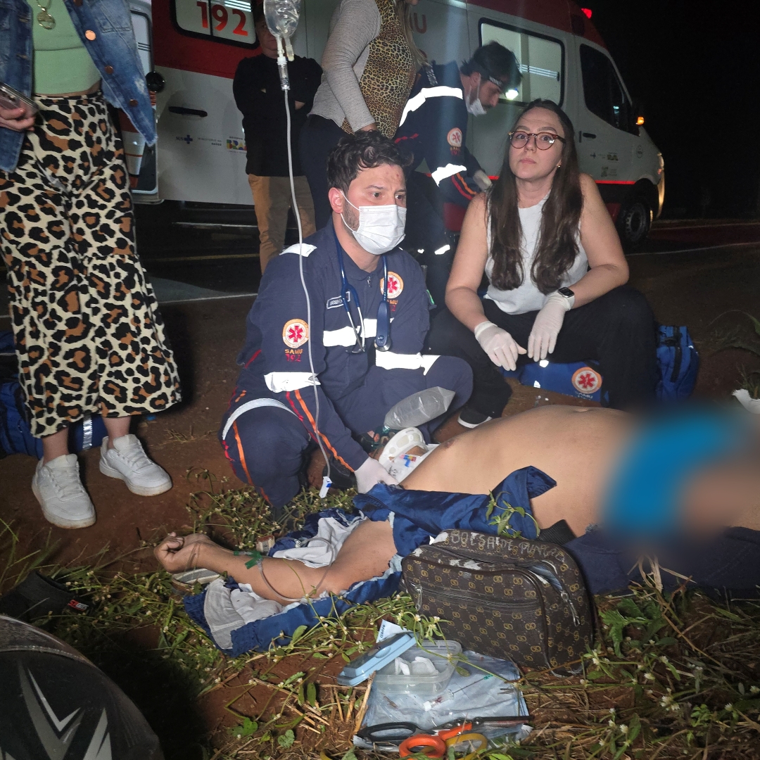 Motociclista de 47 anos fica em estado grave após motorista colidir de frente na rodovia PR-317