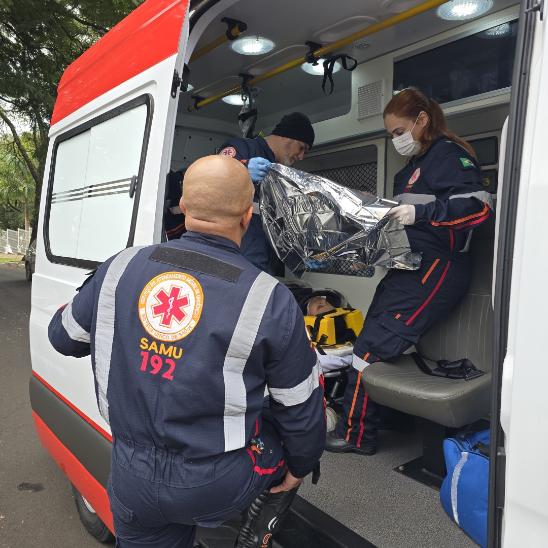 Mulher sofre fratura grave após cachorro cruzar motocicleta na Vila Morangueira
