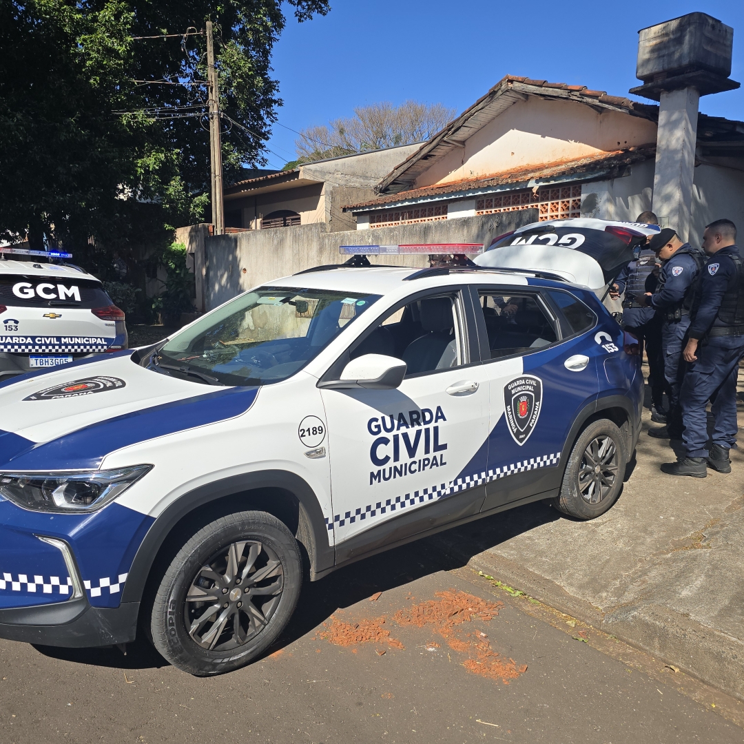 Guarda Municipal de Maringá prende dois suspeitos com carro furtado escondido em uma casa