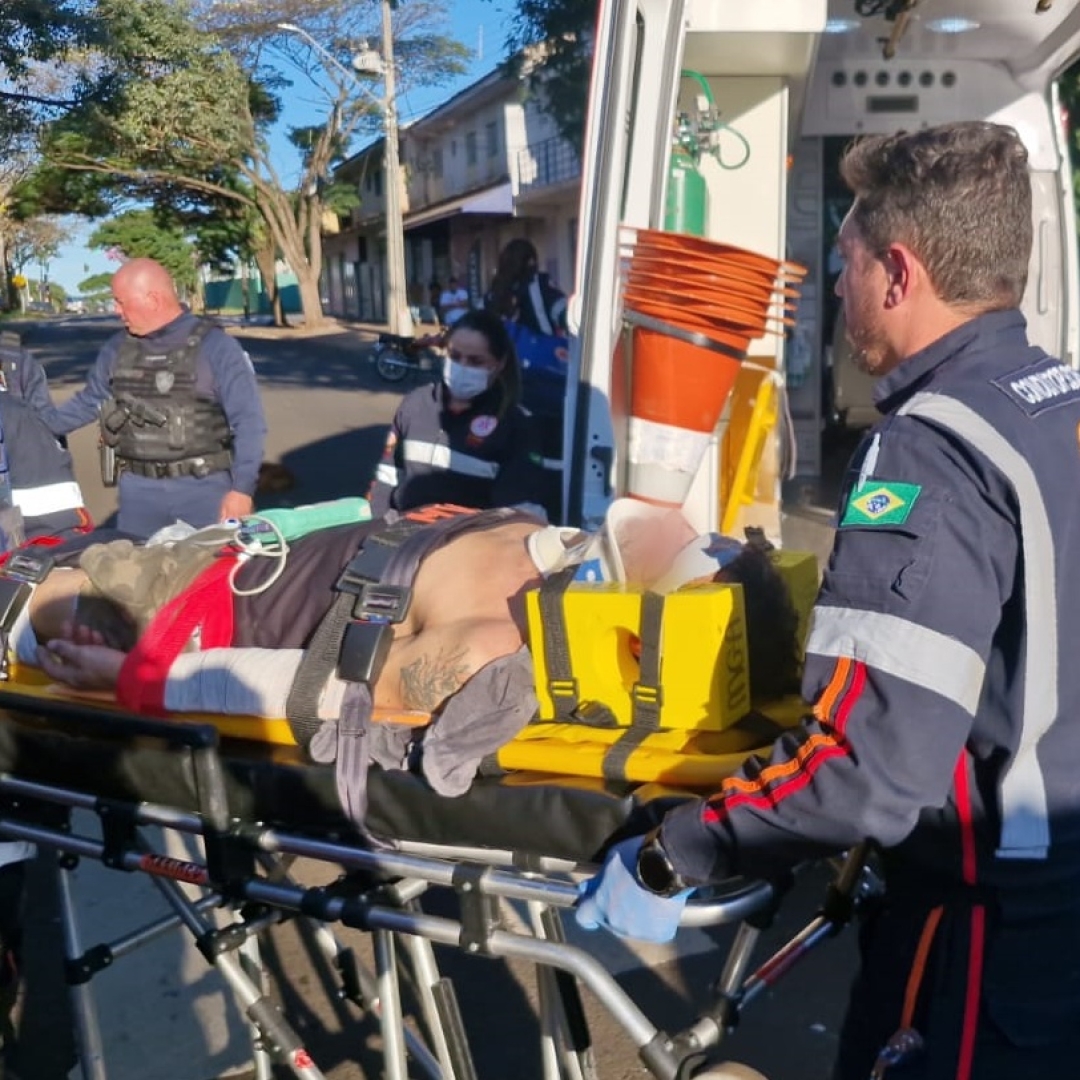 Senhor de 51 anos sofre acidente ao ser atropelado por moto em Maringá