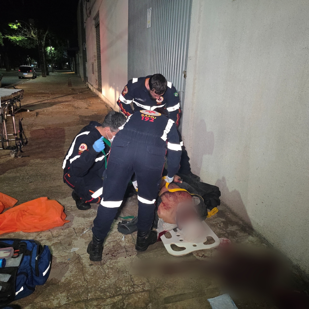 Morador de rua fica gravemente ferido ao ser espancado nas proximidades do albergue