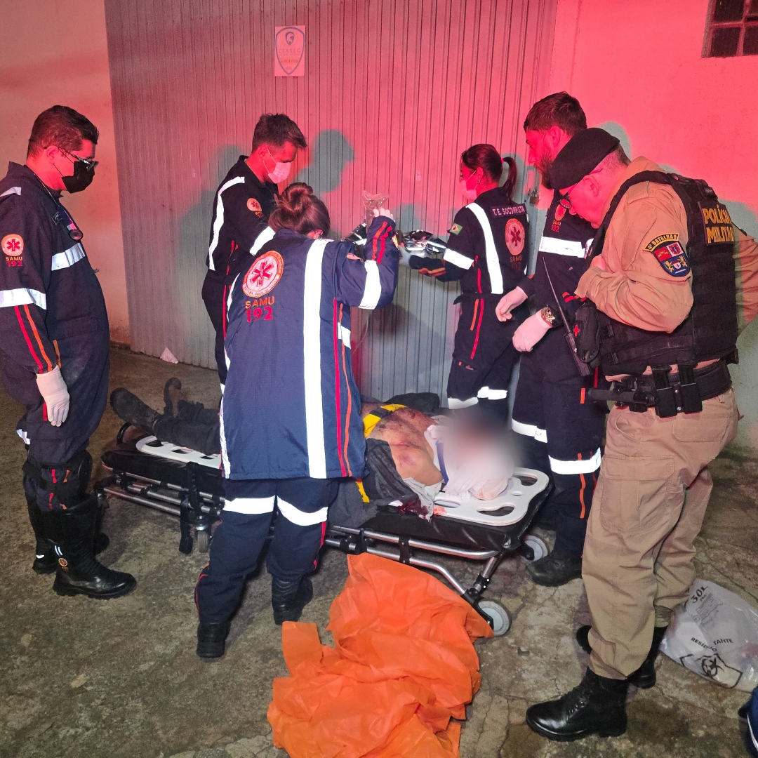 Morador de rua fica gravemente ferido ao ser espancado nas proximidades do albergue