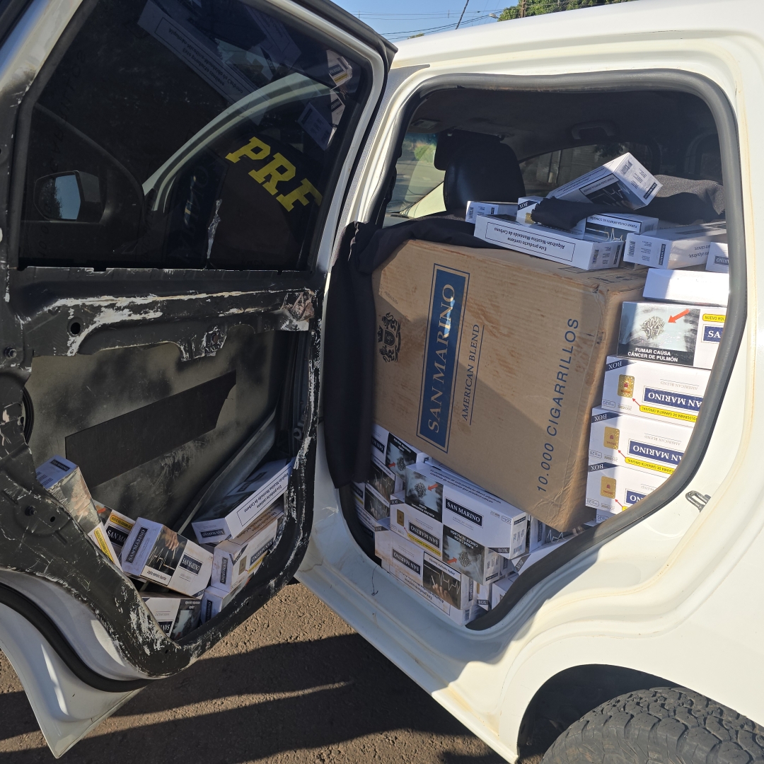 PRF apreende carro lotado de cigarros contrabandeados e agrotóxicos 