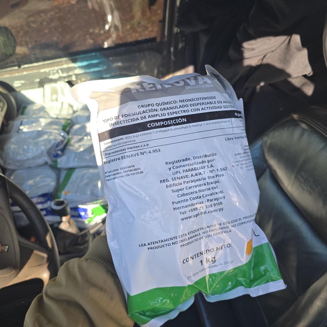 PRF apreende carro lotado de cigarros contrabandeados e agrotóxicos 
