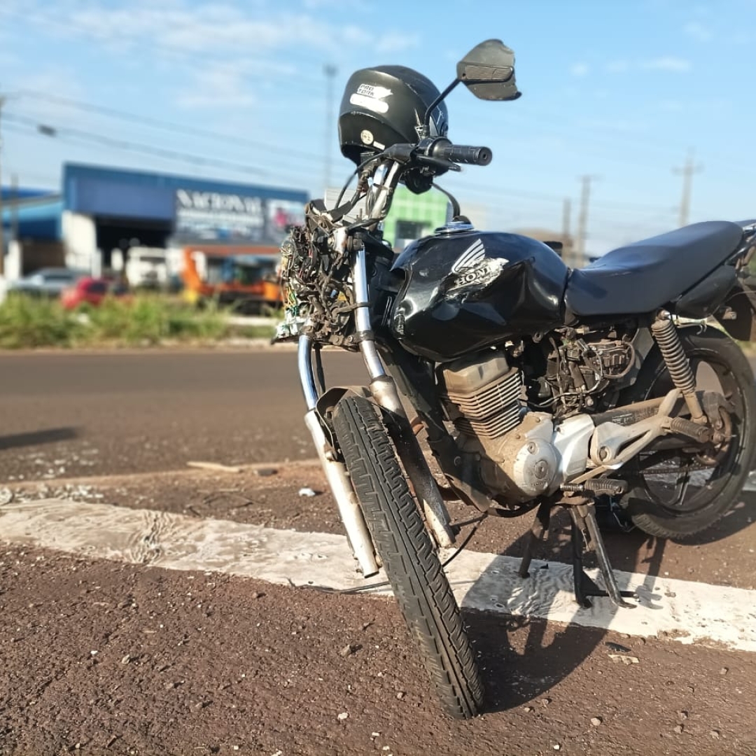 Morador de Paiçandu é intubado após colidir moto na traseira de caminhonete