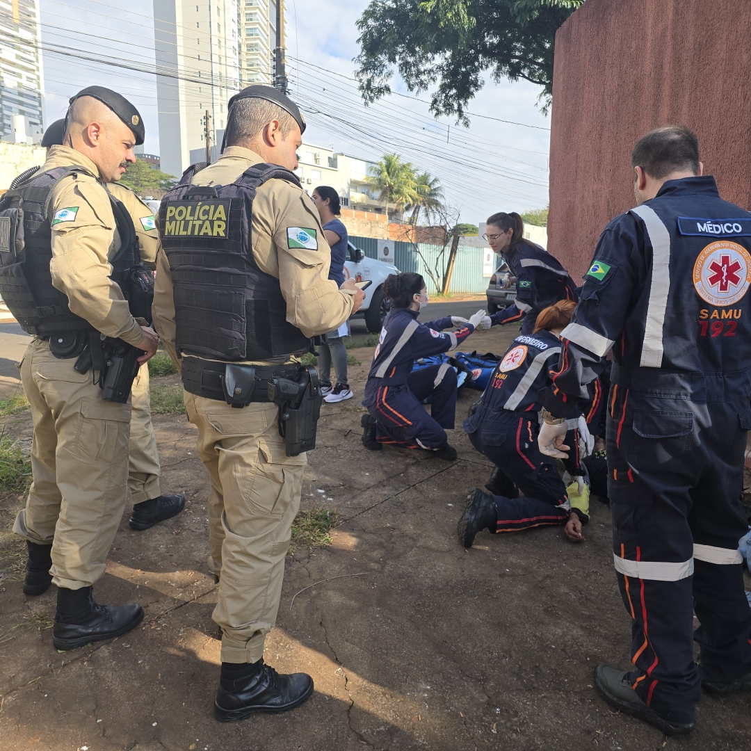 Homem fica ferido por faca após entrar em luta corporal com o próprio tio