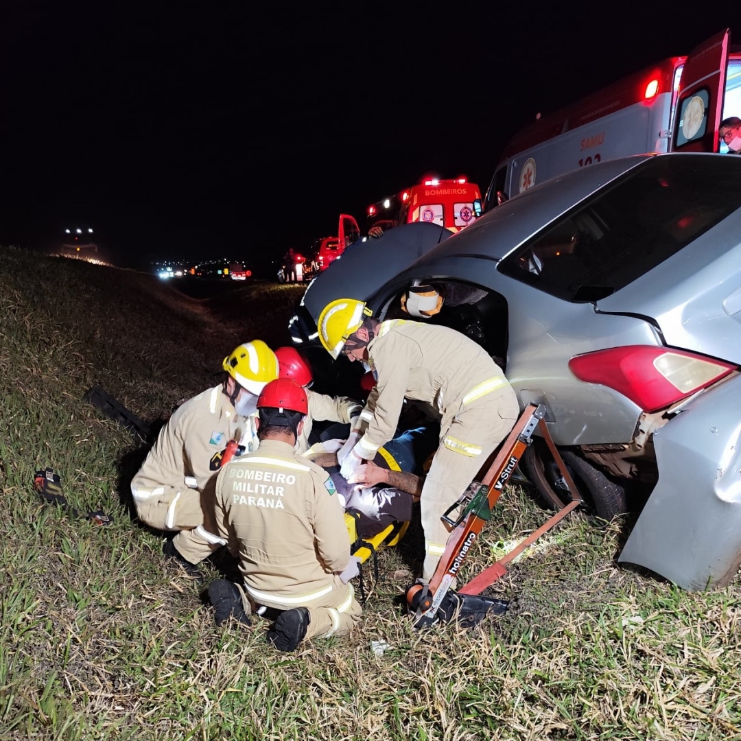 Pai e filha sofrem acidente grave na rodovia de Floresta