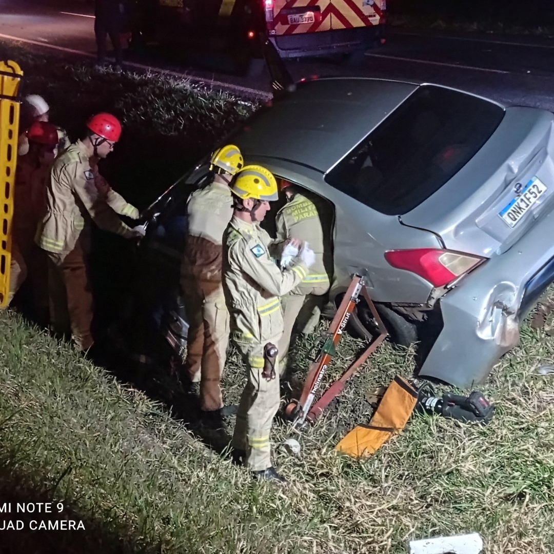 Pai e filha sofrem acidente grave na rodovia de Floresta