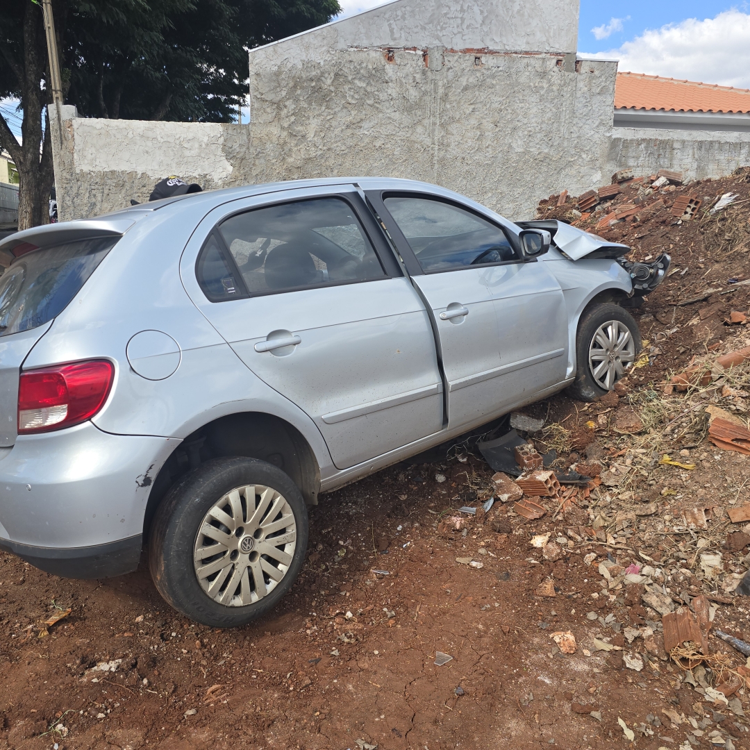 Motorista invade preferencial e causa acidente grave no Jardim Ipanema