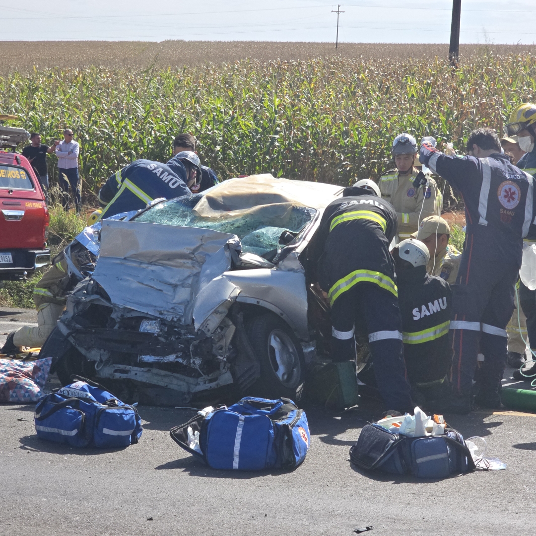 Duas pessoas morrem de acidente na rodovia de Doutor Camargo