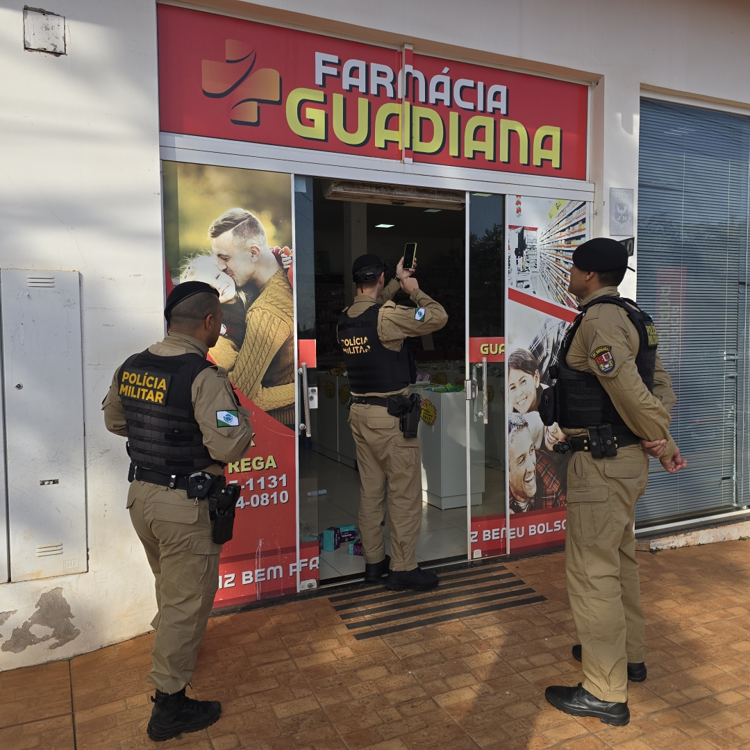 Criminosos invadem farmácia e matam dono a tiros na frente da esposa