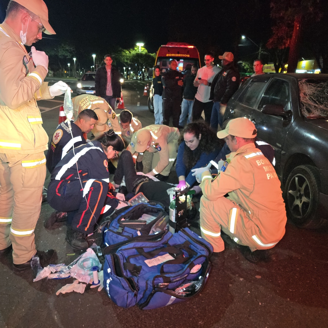 Garçom de churrascaria é intubado após ser atropelado por carro em Maringá