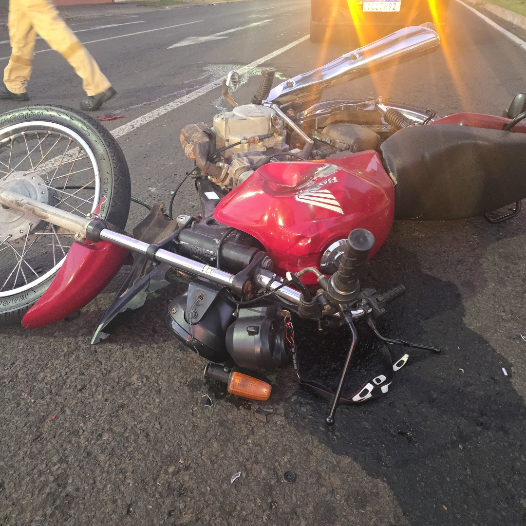Motorista provoca acidente grave na Avenida 19 de Dezembro e depois foge do local
