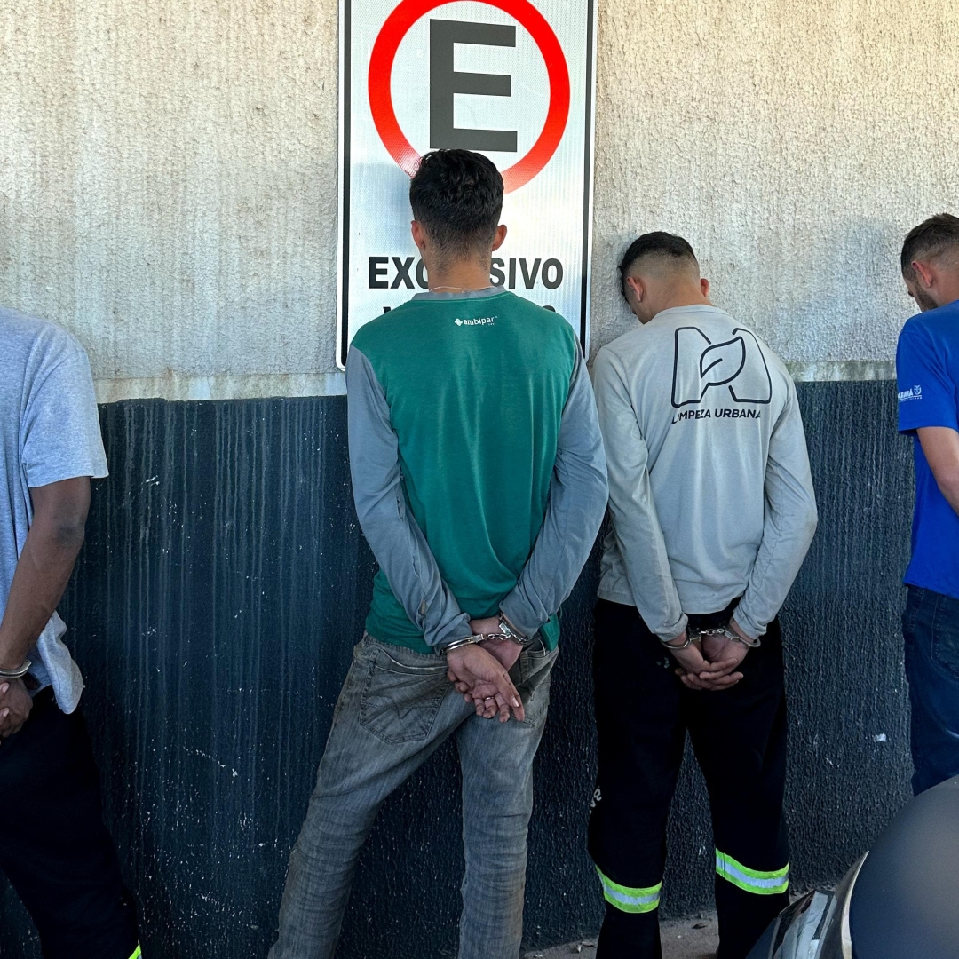 Presos do regime semiaberto transformam escola municipal desativada em centro de distribuição de drogas