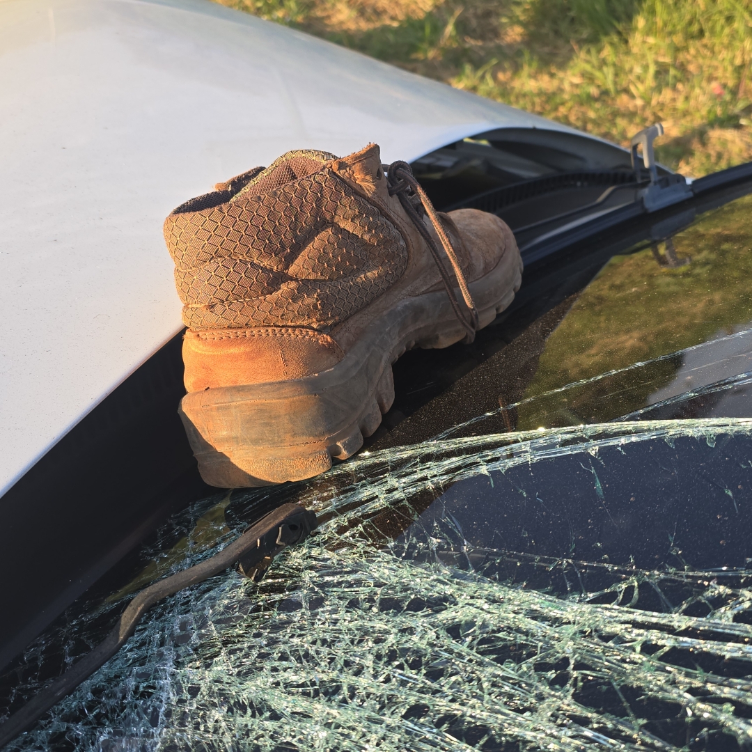 Homem ainda não identificado morre atropelado por carro na rodovia BR-376