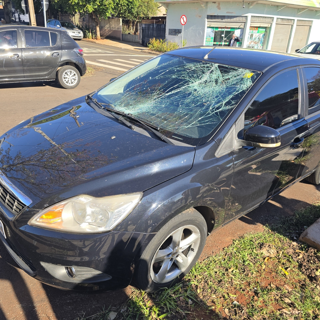 Criança de 12 anos sofre acidente gravíssimo ao ser atropelada por carro
