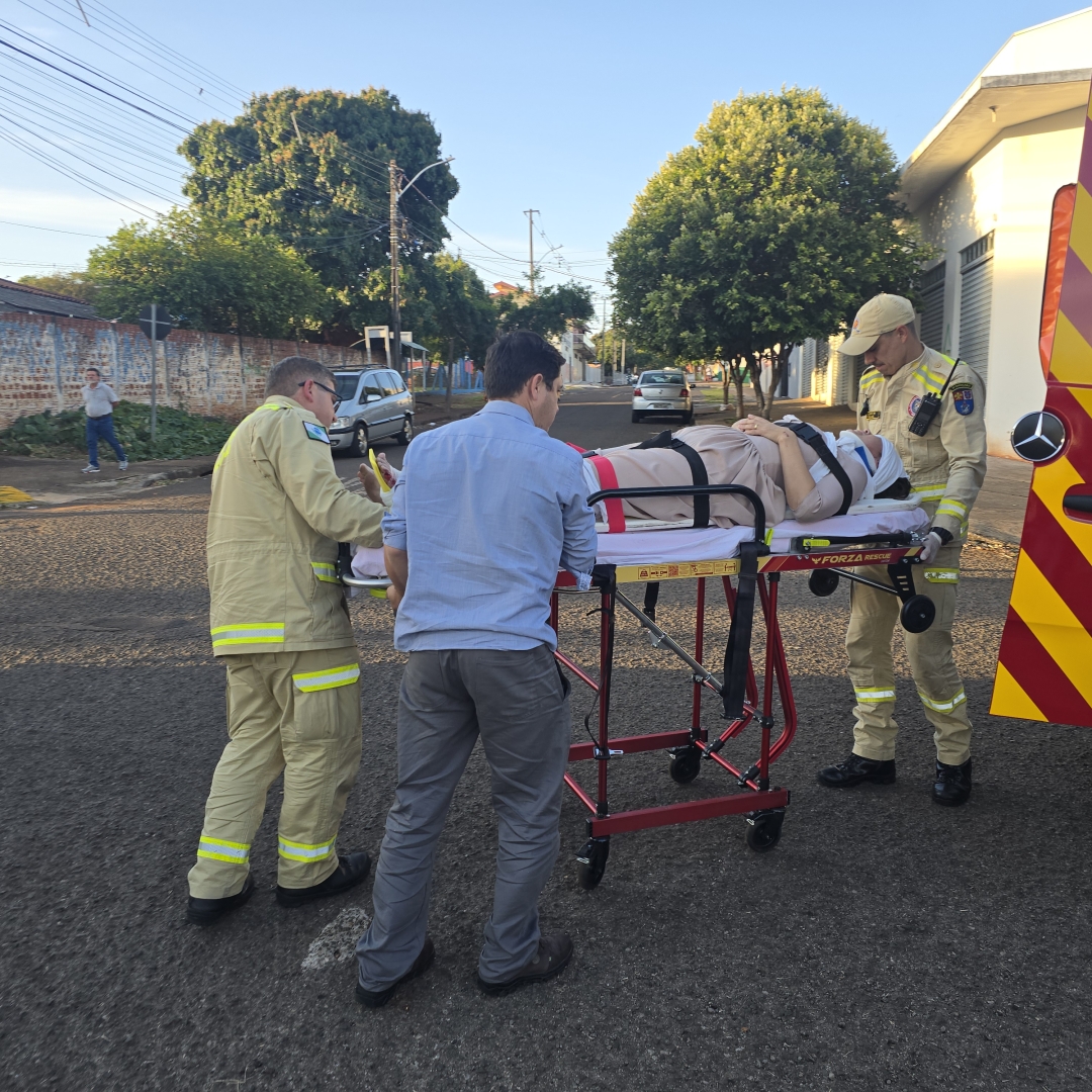 Mulher fica gravemente ferida após motorista invadir preferencial no Conjunto Guaiapó
