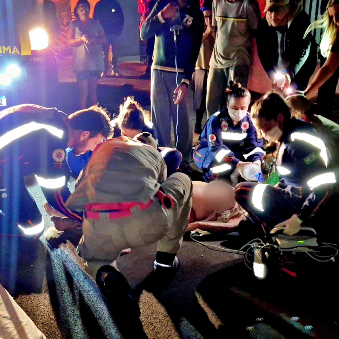 Senhora de 64 anos é reanimada pelo Samu após ser atropelada por moto em Sarandi