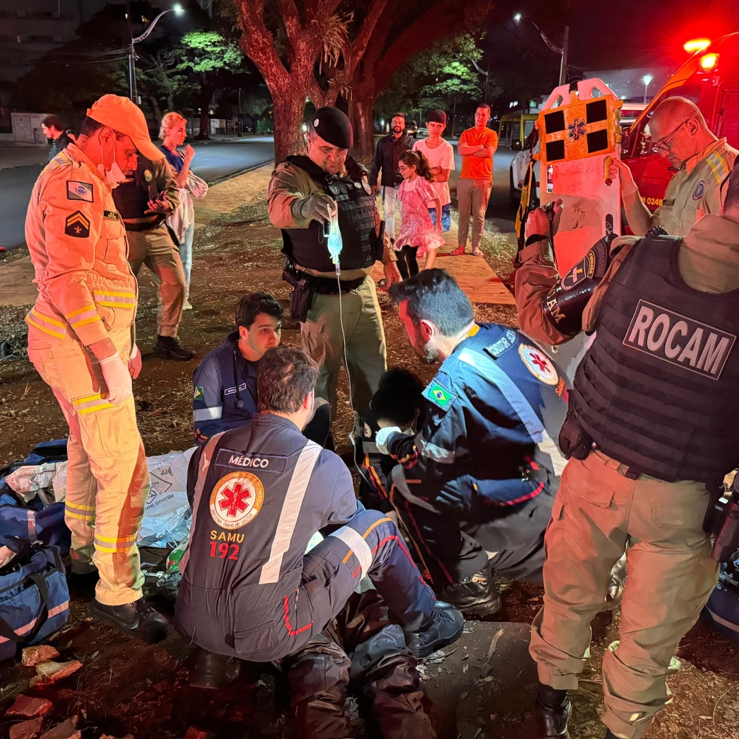 Motociclista de 22 anos é intubado ao sofrer acidente gravíssimo na Avenida Tuiuti