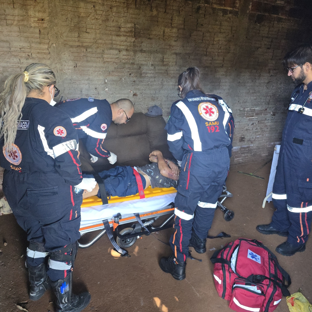 Rapaz é socorrido após ser brutalmente agredido em Sarandi