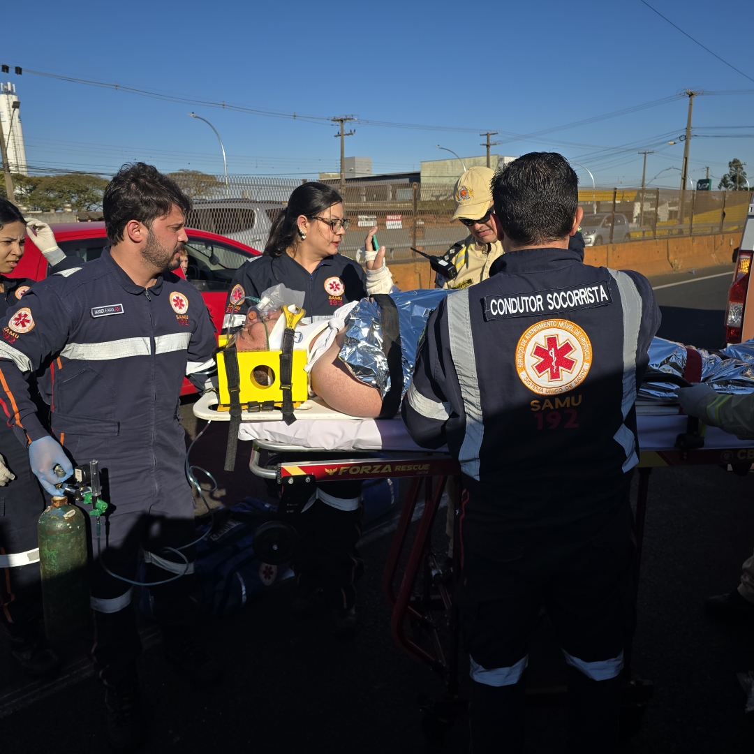 Motociclista sofre ferimentos graves após ser tocado por carro na rodovia de Sarandi