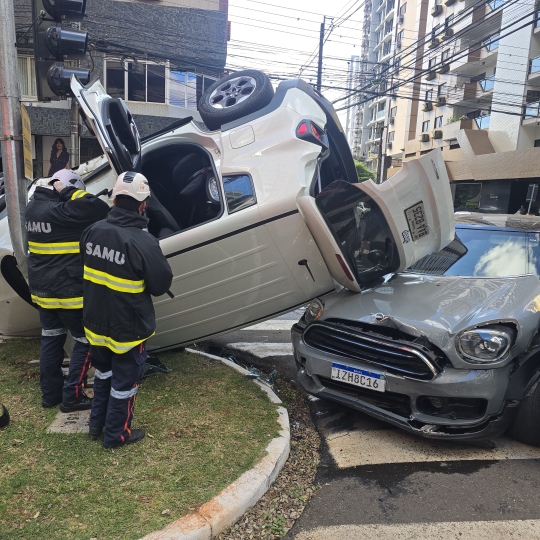 Mulher é resgatada após sofrer acidente na área central de Maringá