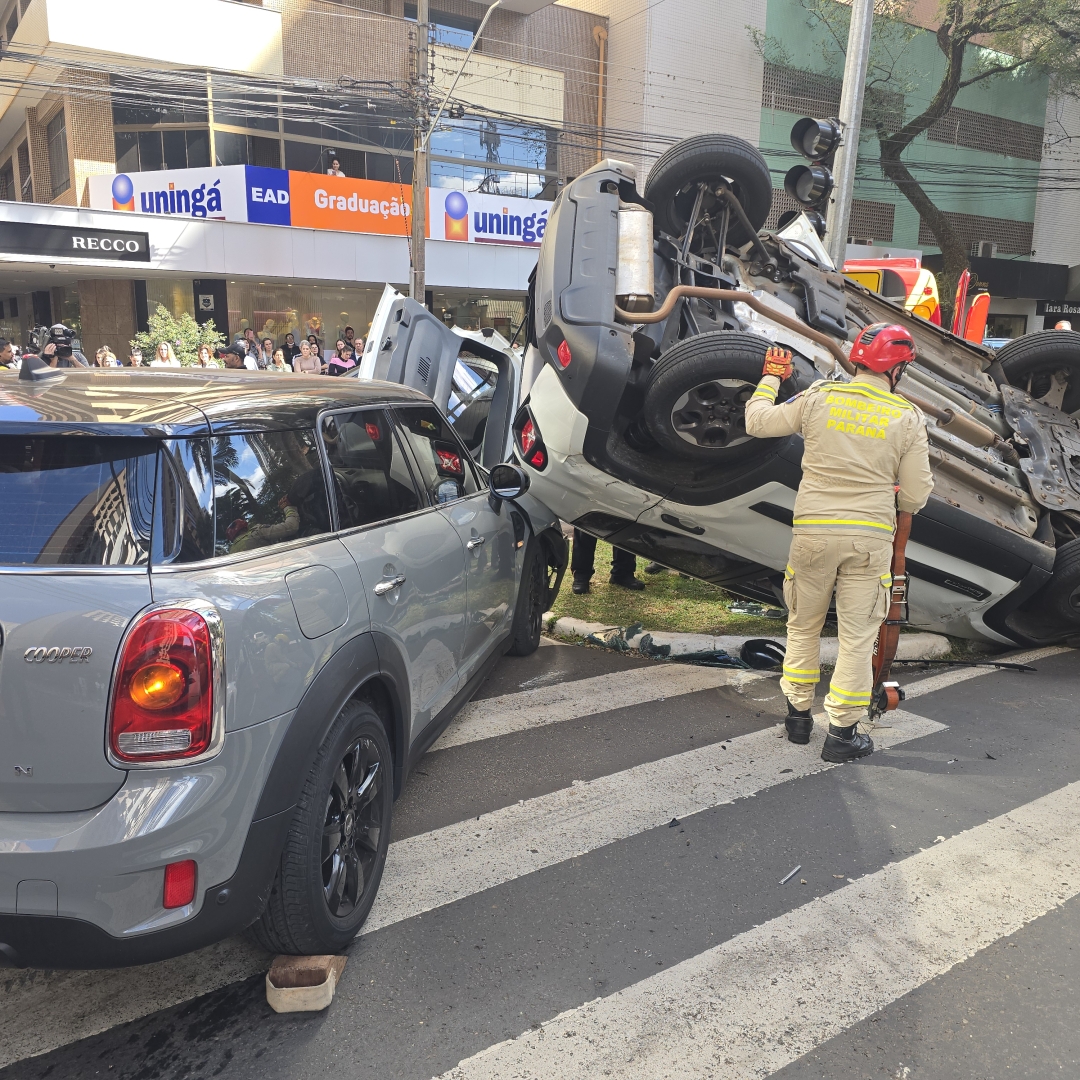 Mulher é resgatada após sofrer acidente na área central de Maringá